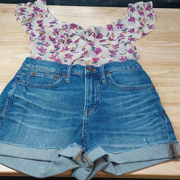 Madewell Nwot classic denim cut off cuffed shorts size 24 medium wash - Picture 6 of 11